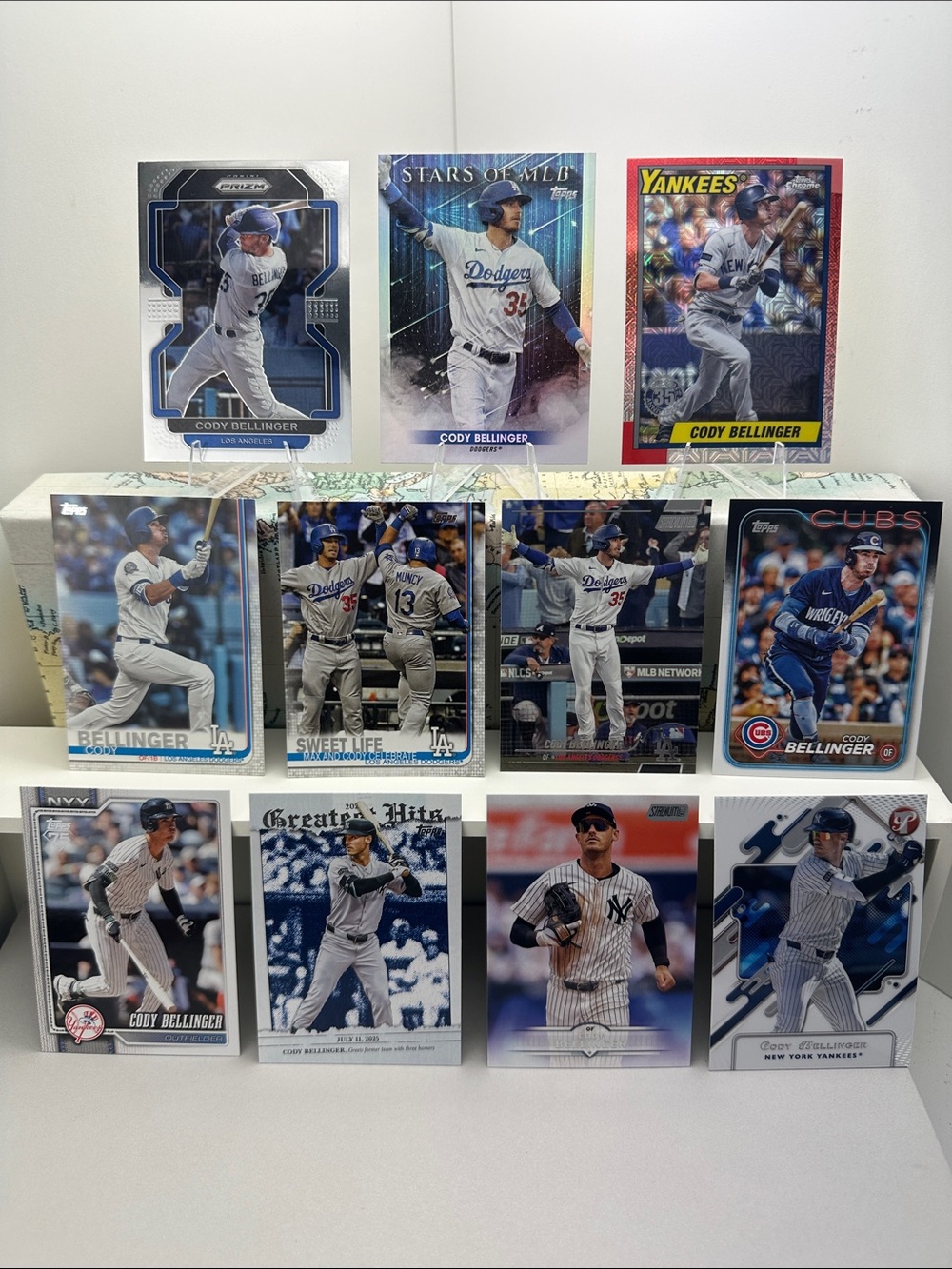 Cody Bellinger lot of 11 (Dodgers, Cubs, Yankees)